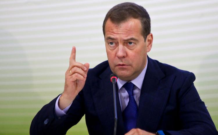 Medvedev: Proizvodit ćemo još modernije oružje - Avaz