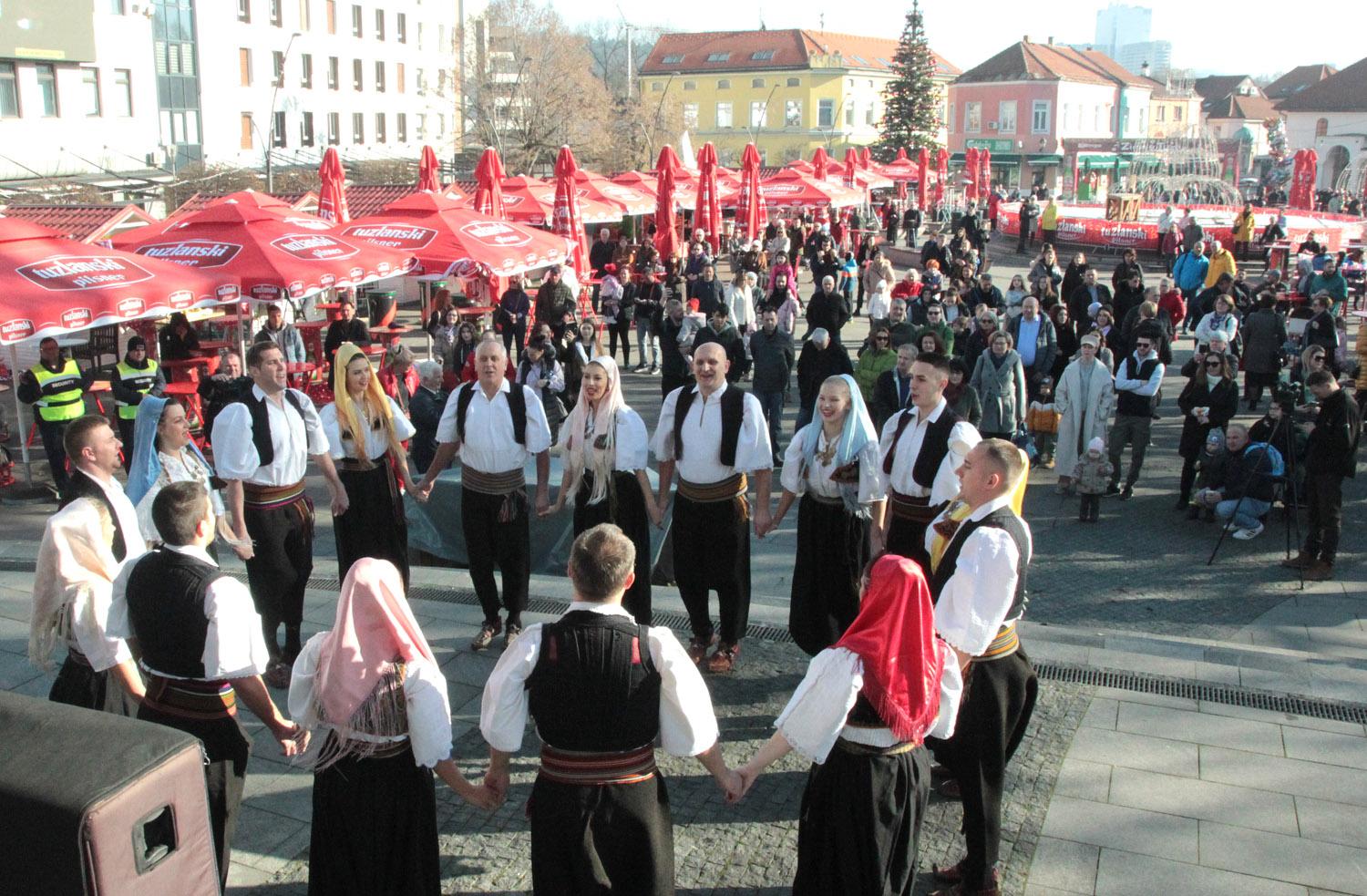 Obilježavanje Božića - Avaz