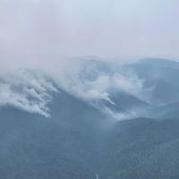 Požar na Ponijerima kod Kaknja izmiče kontroli, traži se pomoć helikoptera OSBiH