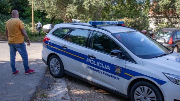 Ubio oca pa pozvao policiju - Avaz