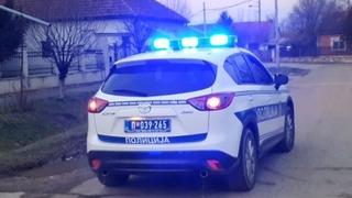Drama u Novom Sadu: Policijski inspektor pokušao zaustaviti mladog vozača, on ga udario automobilom