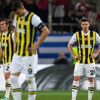 Problemi u Fenerbahčeu: Zbog trenera iz Srbije Džeko i Tadić u lošim odnosima sa Kartalom