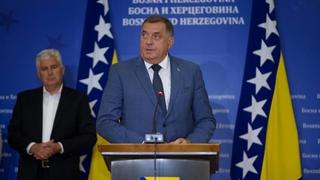 Dodik se igra trojkašima