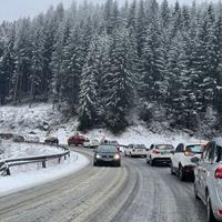 Snijeg uzrokovao kolaps na cestama u BiH