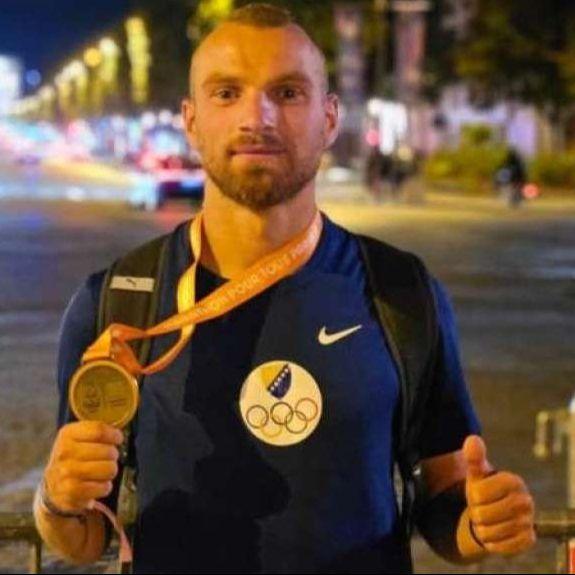 Emir Hastor uspješno istrčao olimpijski "maraton za sve" u Parizu