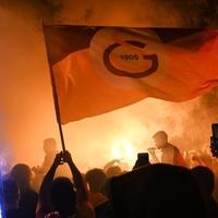 Galatasaraj osvojio titulu prvaka Turske, navijači napravili ludnicu na ulicama Istanbula