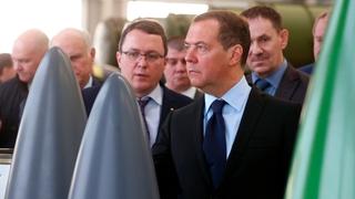 Medvedev: Preimenovat Ukrajinu u Svinjski Bandera rajh