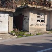 Uvredljivi natpisi na buregdžinici “Sarajka” u Neumu: “Gazi balije”!