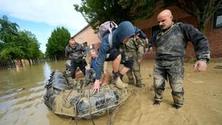 Poplave u Italiji: Brojne ekipe spašavaju stanovništvo, ima poginulih 