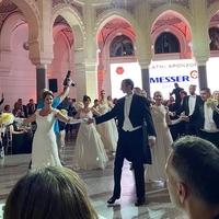 Plesna bajka u sarajevskoj Vijećnici: Austrijski bal okupio oko 1.000 posjetitelja