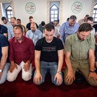 Bajram-namaz klanjan u džamijama širom Crne Gore

