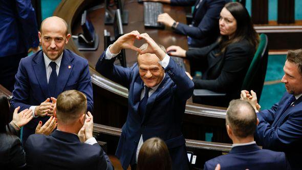 Donald Tusk - Avaz