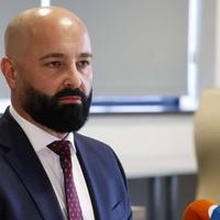 Mahmuzić: Ne treba očekivati dramatičan rast kamata u BiH