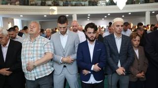 Veliki broj vjernika klanjao bajram-namaz u džamiji Kralja Abdulaha u Tuzli