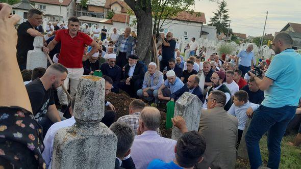 Klanjana Dženaza Elvedinu Begiću - Avaz