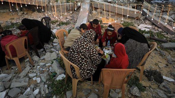 Palestinci iftare u teškim ratnim uvjetima - Avaz