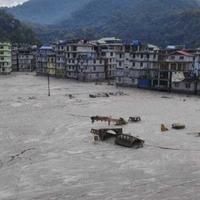 Himalaji: Najmanje 10 mrtvih, zarobljeno 2.400 turista