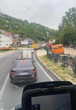 Kolone vozila u Podorašcu - Avaz