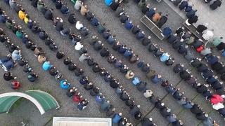 Brojni vjernici u Zenici klanjali bajram-namaz