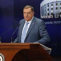 Dodik: Postoji pritisak, ali penzije će biti isplaćene