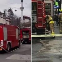 Požar na Baščaršiji, veliki broj vatrogasaca na terenu