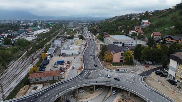 Kružni tok na IX transverzali  - Avaz