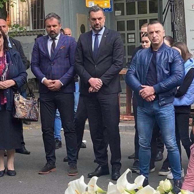 Konaković u Beogradu: Položio cvijeće i odao počast žrtvama masakra u OŠ "Vladislav Ribnikar"