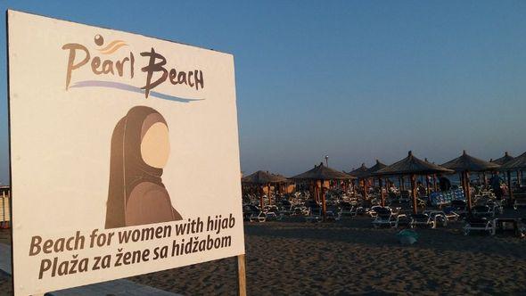 Hidžab plaža u Ulcinju - Avaz