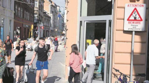 U Sarajevu postavljeno upozorenje za turiste - Avaz