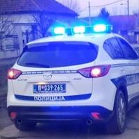 Drama u Novom Sadu: Policijski inspektor pokušao zaustaviti mladog vozača, on ga udario automobilom