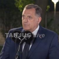 Dodik iz Beograda: Ako se usvoji rezolucija RS će nastaviti samostalno