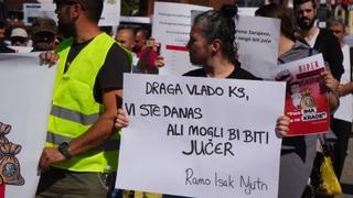 Mladi nezadovoljni subvencijama za stanove izašli na proteste: "Nećemo odustati"