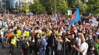 Završen protest "Srbija protiv nasilja": Hiljade građana poručilo Vučiću da ode sa vlasti