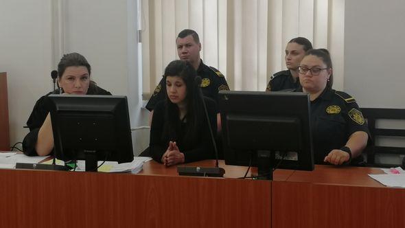 Advokatica Elma Arnautović i optužena Mirela Bećirević - Avaz