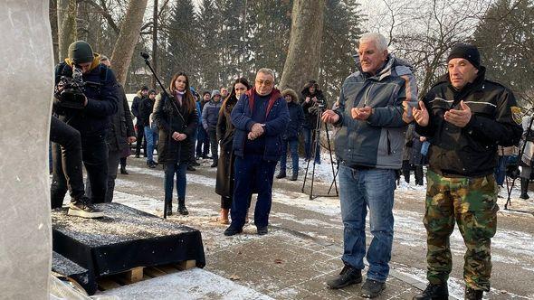 Okupljanje kod "Ranjenog kamena" - Avaz