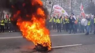 Poljski farmeri se sukobili s policijom u žestokim protestima