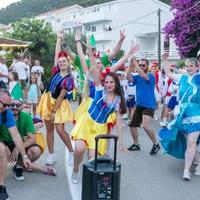 Održan prvi Međunarodni ljetni turistički karneval u Neumu