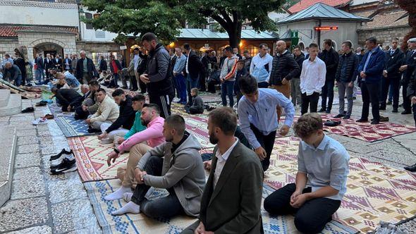 Sa prošlogodišnjeg klanjanja Bajram-namaza - Avaz