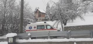 Građani u problemima: Svakodnevno primaju infuziju, zbog snijega hitna ne može do njih