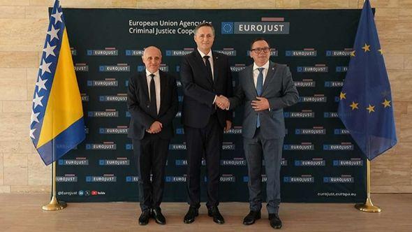 Predsjednik Eurojusta Ladislav Hamran danas je u Haagu sa predsjedavajućim Predsjedništva Bosne i Hercegovine Denisom Bećirovićem - Avaz