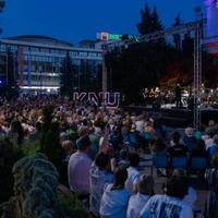 Prva repriza performansa "Tražim ulicu za svoje ime..."