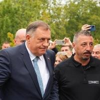 Video / Milorad Dodik stigao u Sud BiH, pristalice mu skandirale: "Mile, Mile"