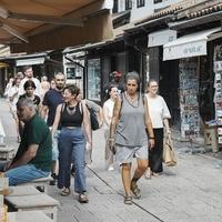 Nove avionske linije i velike manifestacije daju plodove: Sarajevo ruši rekorde dolazaka i noćenja turista