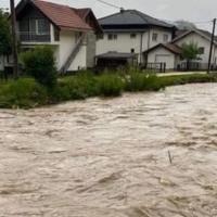 Poplave i na području Sanskog Mosta, izlila se Bliha: Pogledajte snimke iz Krajine