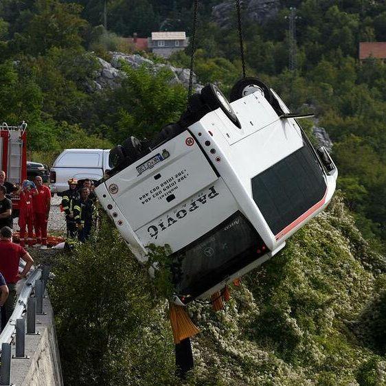 Istraga o nesreći na putu Cetinje-Budva: Traže uzrok skretanja u ponor