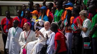 Pope encourages South Sudanese, will raise plight of women