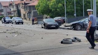 Teška nesreća u Travniku: Vozila uništena, hitna pomoć na licu mjesta