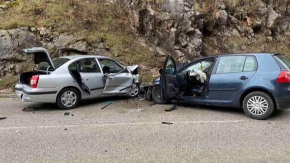 Odbačeni Hyundai udario u Golf  - Avaz