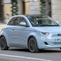 Fiat 500 najbolji mali električni automobil