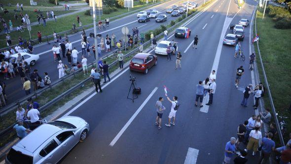 Završena blokada međunarodnog autoputa - Avaz